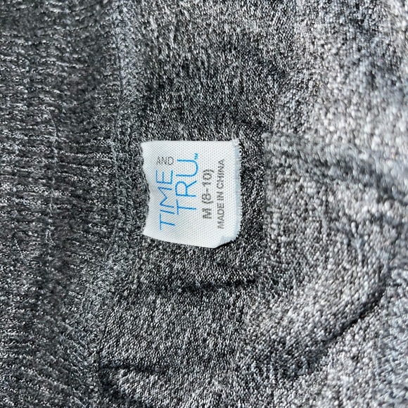 •Medium sized cozy sweats for loungewear, sleeping and going out to run errands - Picture 2 of 3